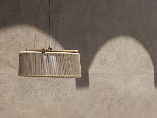 Kilt-Overhang Lamps