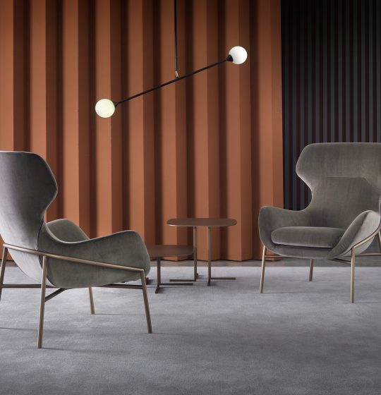 img026_Brera_High_Armchair_80x82x101h_Metal_Base_Velvet-1